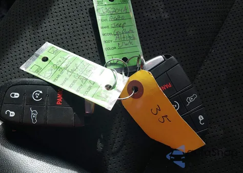 2020 Jeep Grand Cherokee Altitude 4X4 from USA, damaged, VIN 1C4RJFAG4LC284559